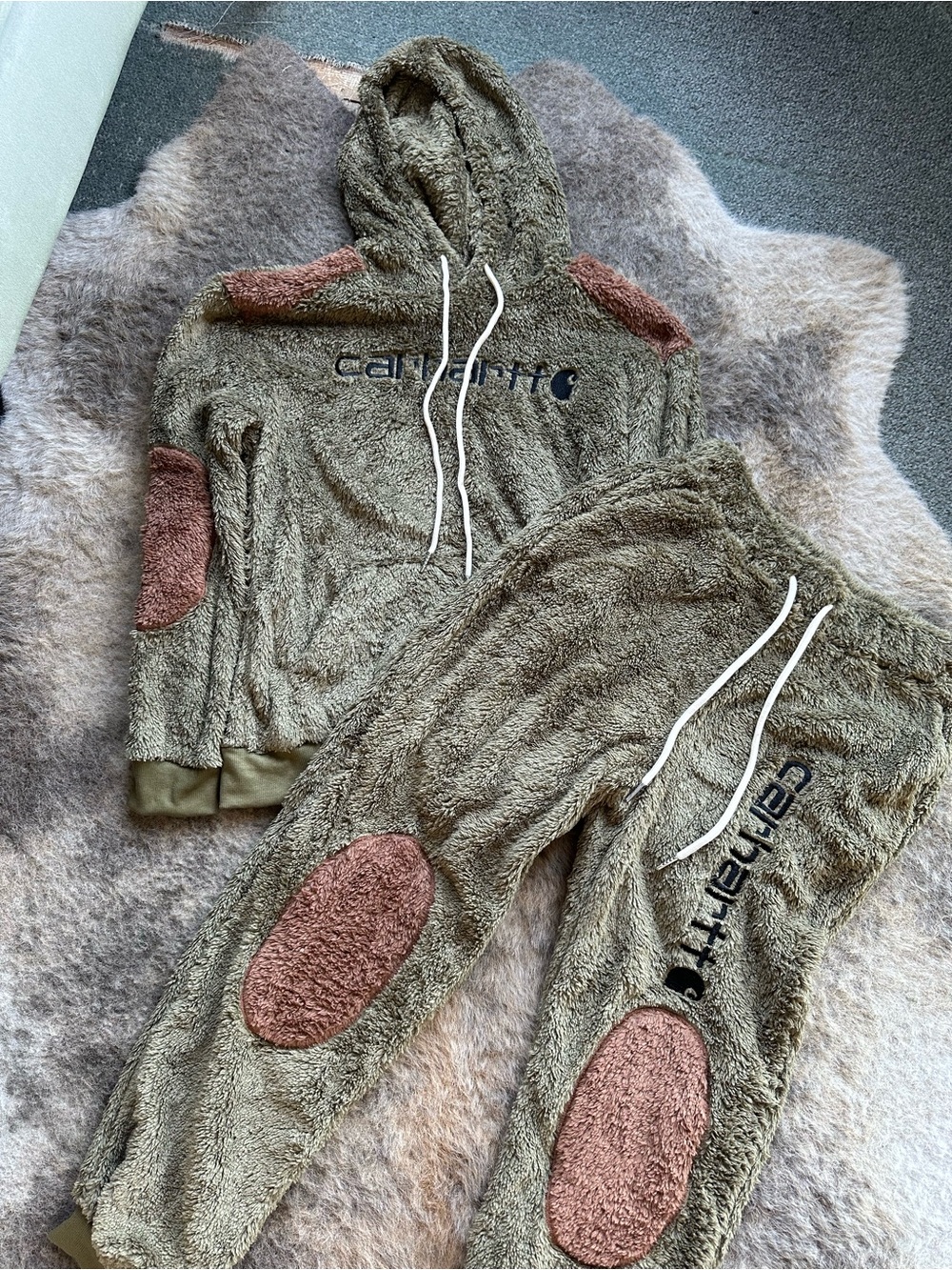 Carhartt Olive Plush Jogger Hoodie And Pants - Cozy Fleece